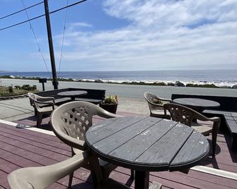 The Ebb Tide Beach Bungalow - Half Moon Bay - Balcony