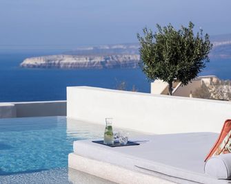 Potnia Theron Suites - Akrotiri