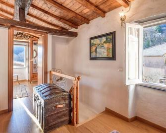 3 Bedroom Cozy Home In Lumarzo - Moconesi - Sala de estar