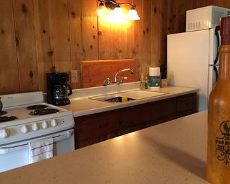 Pheasant Hill Cabin. Cozy and dog friendly. - Julian - Cocina