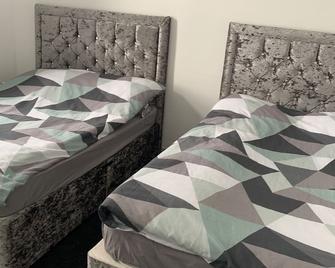 Entire 6 Bed 5 Star Luxury House Free Wifi Nice Views - Burnley - Chambre