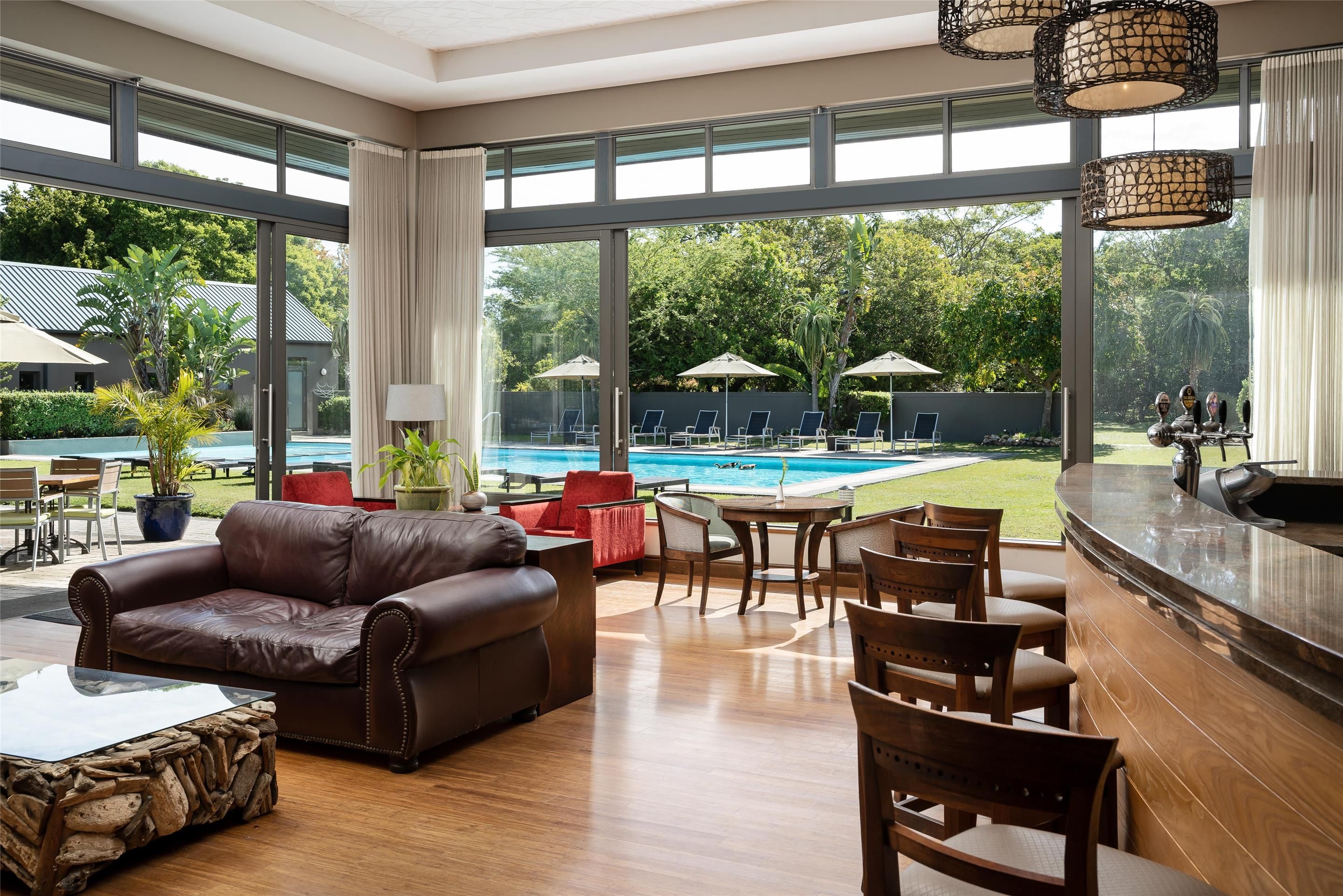 بريمير ريزورت ذا مورنينجز، كنيسنا