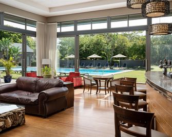 بريمير ريزورت ذا مورنينجز، كنيسنا - كنيسنا - مطعم