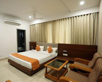 Hotel Avista - Vadodara - Bedroom