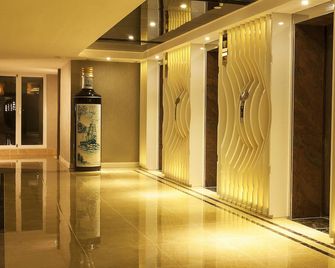 Riviera Hotel Macau - Macau - Passadís
