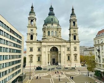 Basiliq Hotel - Budapest