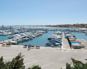 Modern apartment 250 m from the sea with south facing terrace and swimming pool - El Pilar de la Foradada - Vista exterior