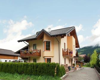 Apartment in Altenmarkt near Ski Slopes - Altenmarkt im Pongau - Building