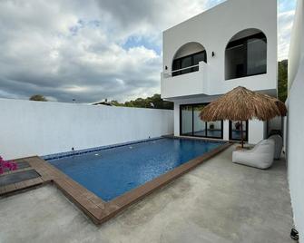 Wejang Asi Villa - Labuan Bajo - Pool