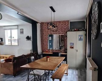 Gîte Privatif, Maison De Vacances 100m2 Avec Jacuzzi, Piscine, Parking Privé 'Un Plaisir D'évasion' Gîte De France 3 Épis - Lillers - Salle à manger