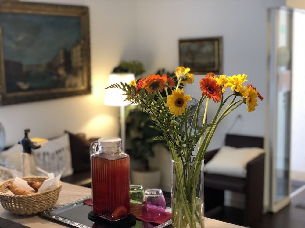 Hotel Neufeld - Zúrich - Servicio de la habitación
