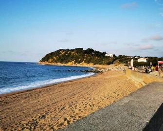 Gîte Azkendantza 2a6 Pers Avec Caravane Insolite - Ascain - Plage