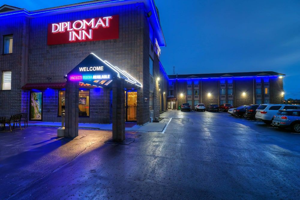 Building view of Diplomat Inn