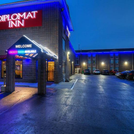 Building view of Diplomat Inn