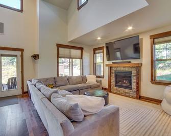 Suncadia Resort Townhome with Grill and Fireplace - Cle Elum - Soggiorno