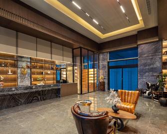 Days Hotel by Wyndham Weihai Huoju Eight Street - Вейхай - Лоббі