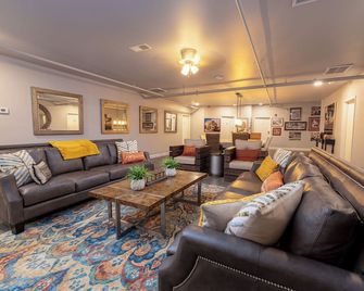 Private Room #3 - Seneca - Lounge