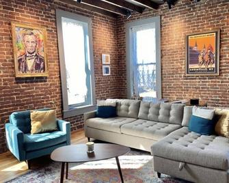 Perfect for Bourbon Trail adventures! - Lebanon - Sala de estar