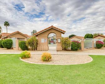 Modern Peoria Home with Pool Access and Private Yard! - Peoria - Building