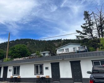 Stampeder Inn - Williams Lake - Vista del exterior
