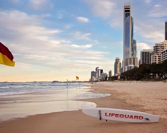 Montana Palms Resort - Mermaid Beach - Beach