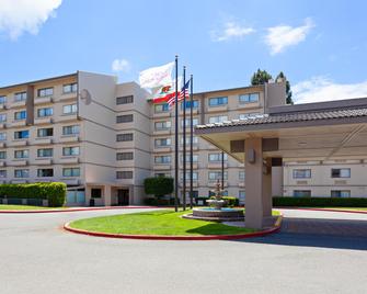 Crowne Plaza Silicon Valley N - Union City - Union City - Gebäude