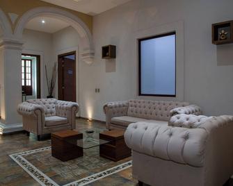 Hotel Casino Plaza - Guadalajara - Living room