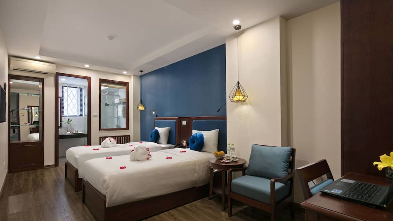 Holiday Emerald Hotel