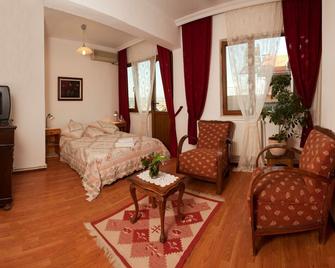 Gunebakan Taliani Otel - Ayvalik - Bedroom
