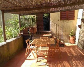 Casa Blu - private garden, parking, privacy and view - Capalbio - Innenhof