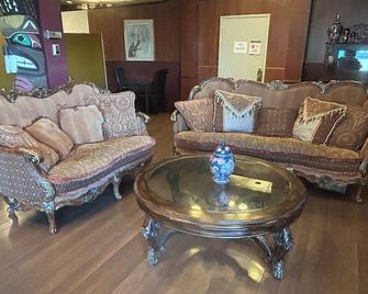 Harbourside Inn - Campbell River - Living room