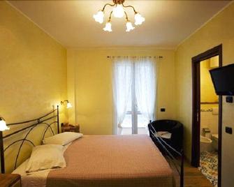 Albergo Cecchin - Balestrino - Camera da letto