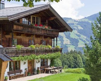 Zweibettzimmer, Dusche, Wc - Weberhof - Kundl - Edificio
