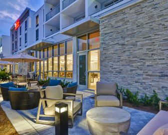 Hilton Garden Inn Destin Miramar Beach - Miramar Beach - Binnenhof