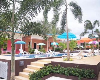 At Night Airport Resort - Sakhu - Pool