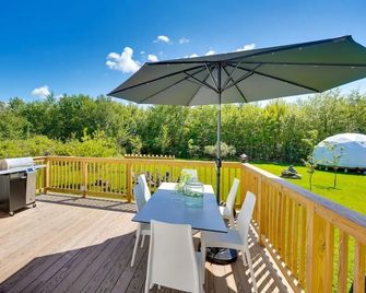 Unique Escapes - Modern Luxury Geodome - Monticello - Balcony