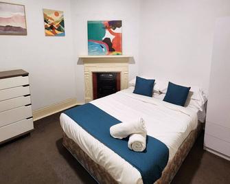 Discover The Rocks - Historical Terrace House - Sydney - Camera da letto