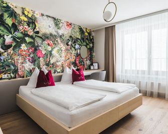 Altstadthotel Weisse Taube - Salzburgo - Quarto