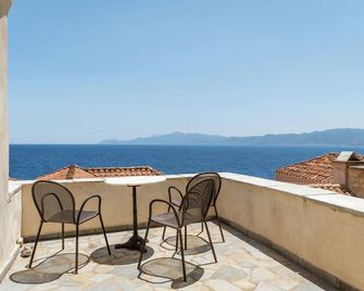 Goulas Traditional Guesthouse - Monemvasia - Balkong