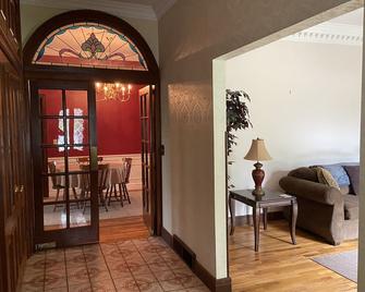 Excellent Owasco lake waterfront vacation home-Kayakers paradise!! - Auburn - Bedroom