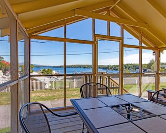 Half Moon Motel and Cottages - Weirs Beach - Balcon