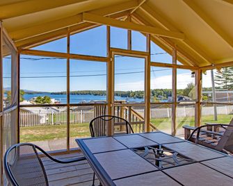 Half Moon Motel and Cottages - Weirs Beach - Balkon