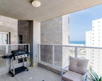 Beach vicinity, shopping G-level, parking. Near playground. Shabbat elevator - Ashkelon - Balkon