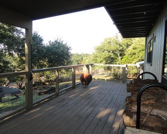 Fall is in the air! Come sit by the campfire!! - Wimberley - Balcone