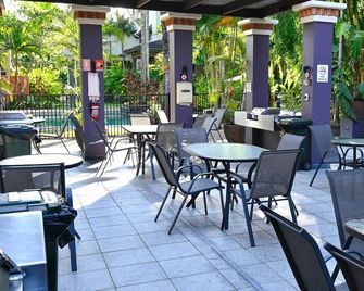 Coral Luxe Resort - 9 Pools Gym Bbq - Cairns - Restaurant