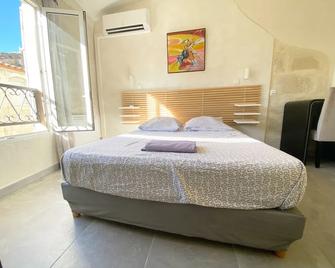 Le Louvre, Lieu atypique - Vauvert - Bedroom