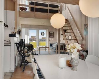 Amazing Home In Faaborg With Sauna - Faaborg - Їдальня