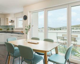 Design-Apartment - Küche - Dachterrasse - zentral - Leinfelden-Echterdingen - Dining room
