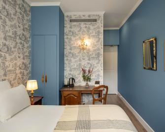 Hôtel des Grandes Ecoles - Paris - Bedroom