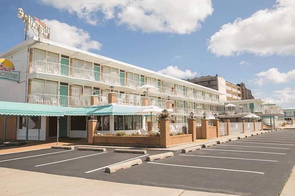 Biscayne Family Resort - ווילווד קרסט - בניין